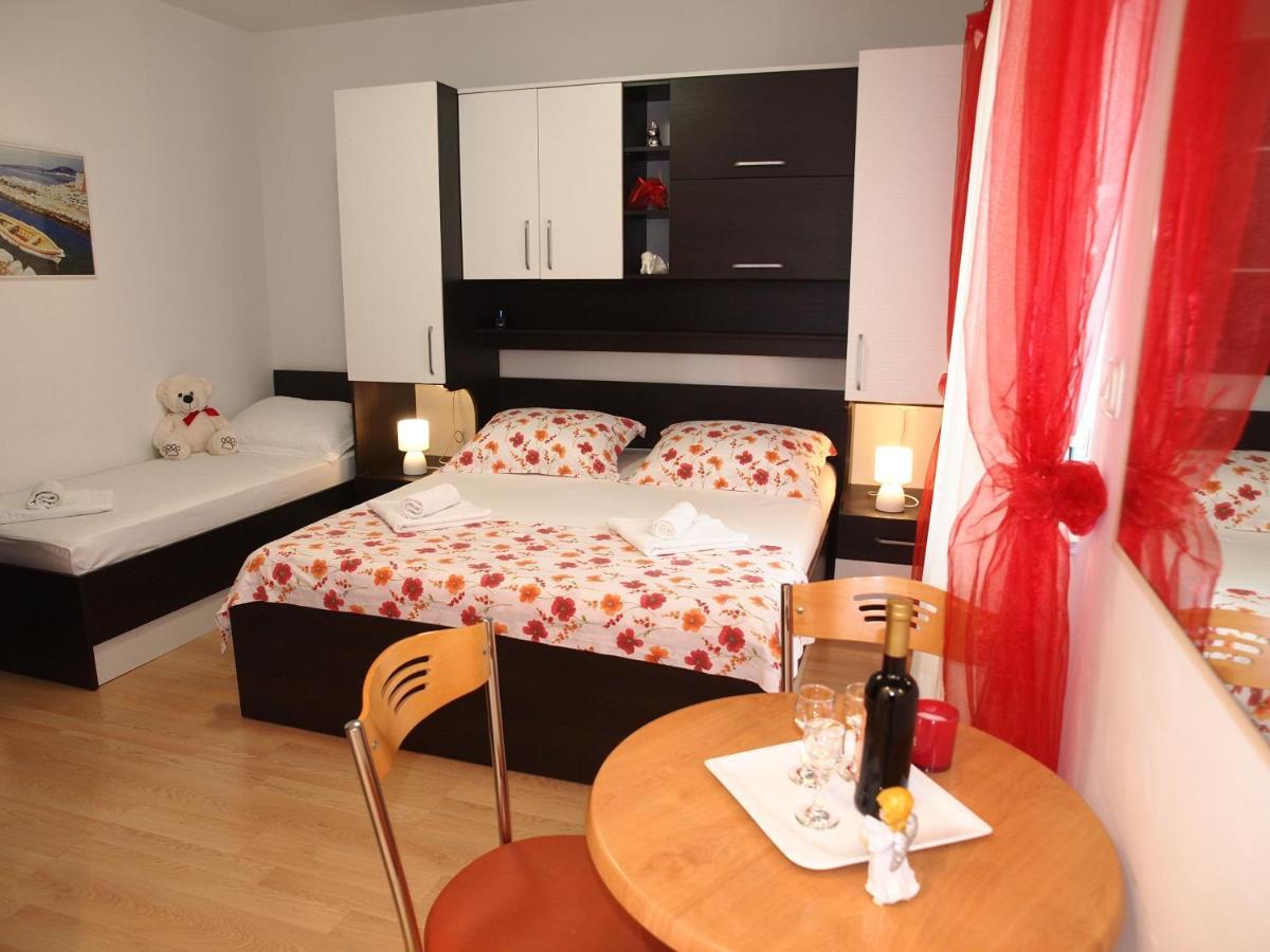 Apartman Mario Makarska Exteriör bild