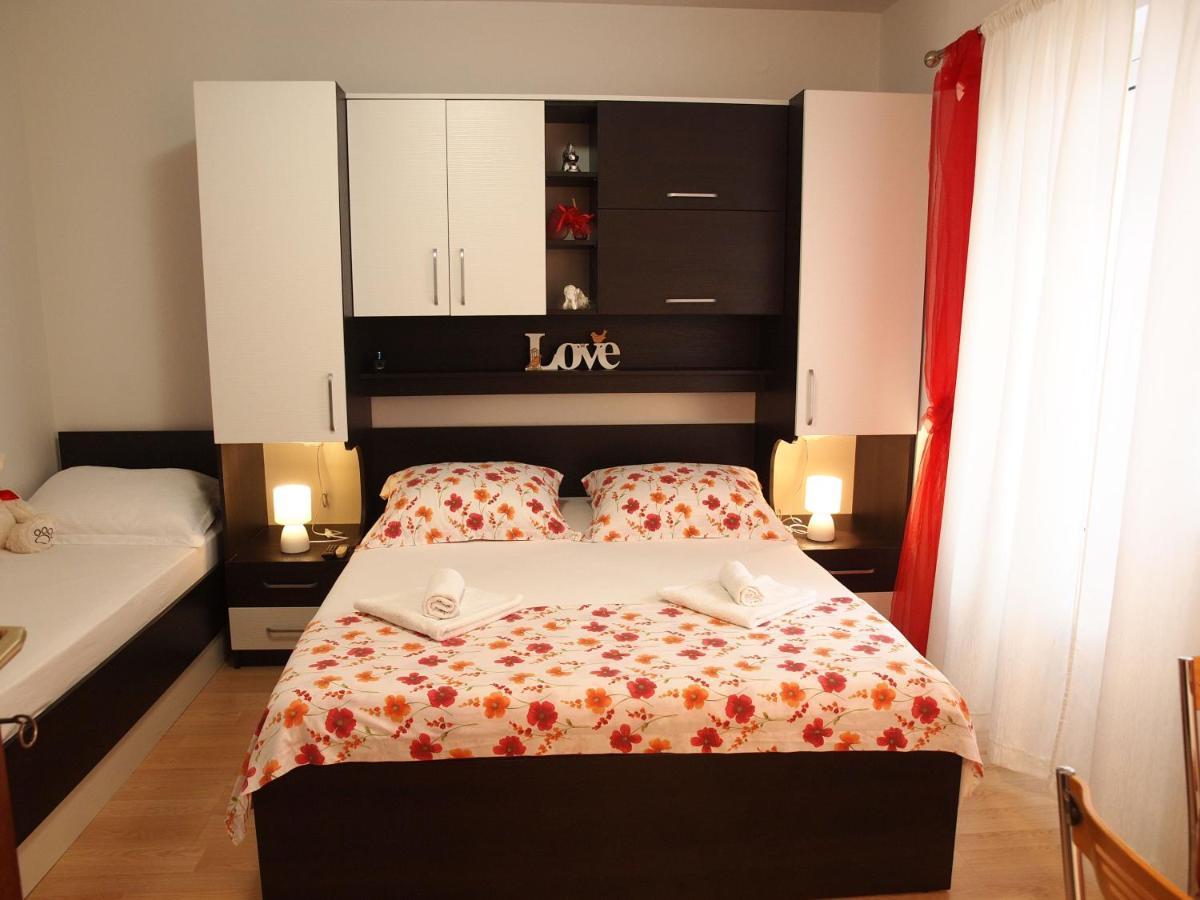 Apartman Mario Makarska Exteriör bild